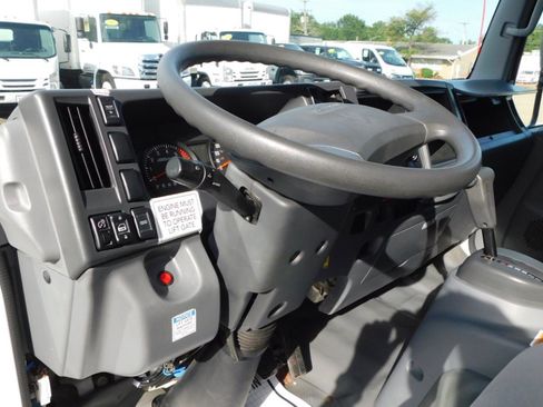 Used 2020 Isuzu NPR image 10