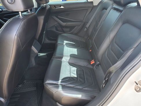 Used 2019 Volkswagen Jetta SEL Premium FWD image 14