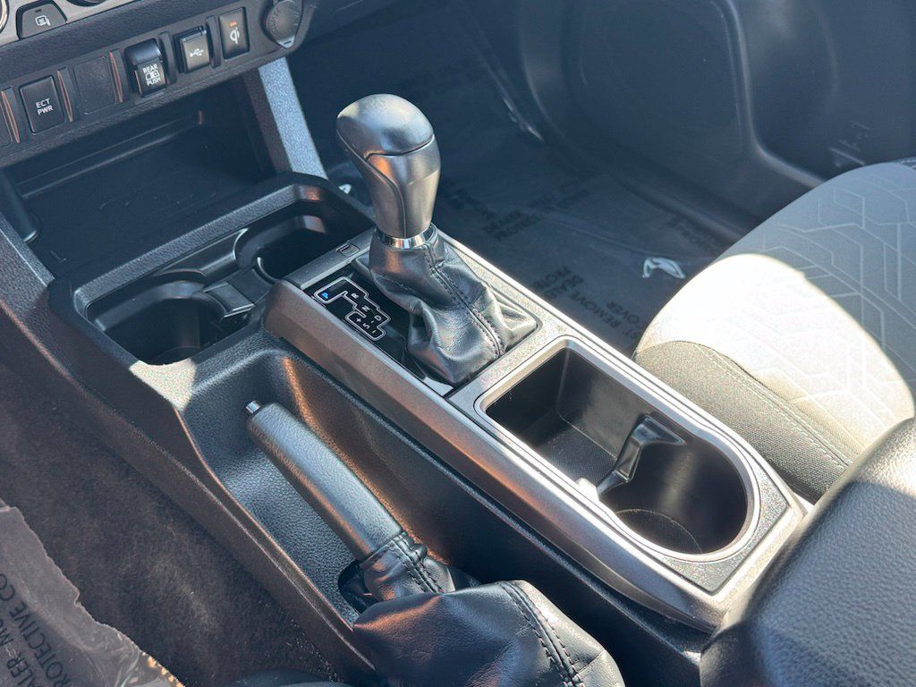Used 2023 Toyota Tacoma TRD Sport w/ Black Out Package (TMS) AWD/4WD image 15