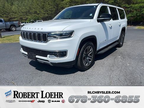 Used 2024 Jeep Wagoneer L Series II w/ Flexible Seating Group AWD/4WD image 1