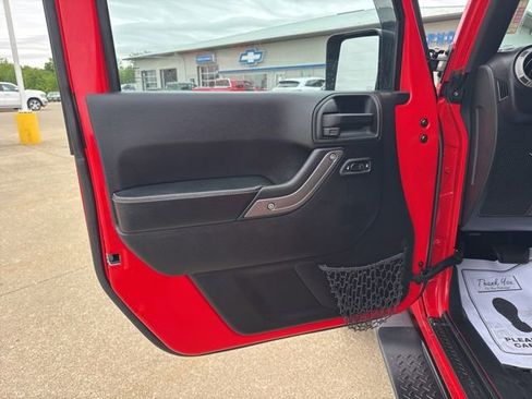 Used 2016 Jeep Wrangler Unlimited Sport AWD/4WD image 13