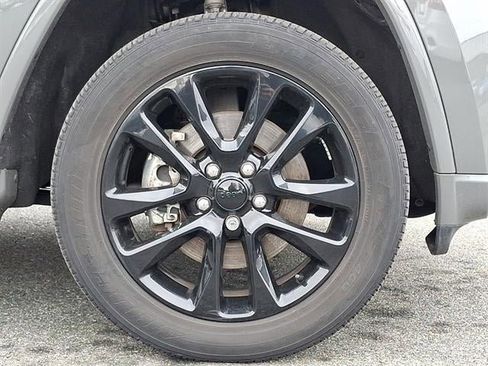 Used 2021 Jeep Grand Cherokee Laredo X image 8