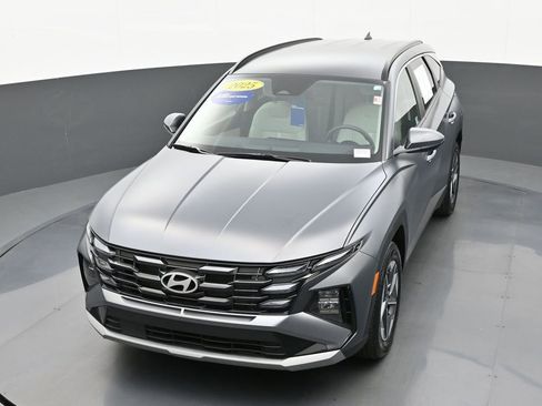 Certified 2025 Hyundai Tucson SEL FWD image 32