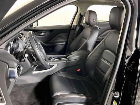Used 2019 Jaguar F-PACE Prestige AWD/4WD image 22