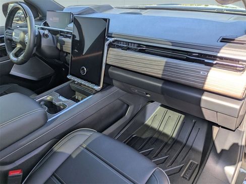 Used 2025 GMC Sierra EV Denali image 6