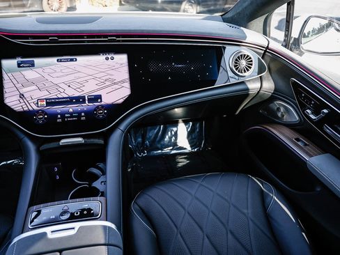 Certified 2023 Mercedes-Benz EQS 580 4MATIC Sedan image 15