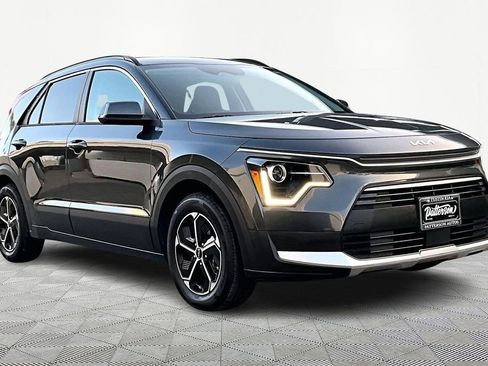 Used 2023 Kia Niro EX image 5