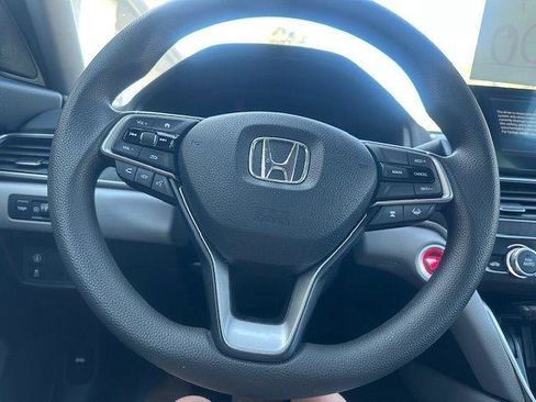 Used 2018 Honda Accord EX image 19