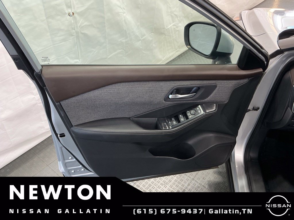 Used 2022 Nissan Rogue SV FWD image 33