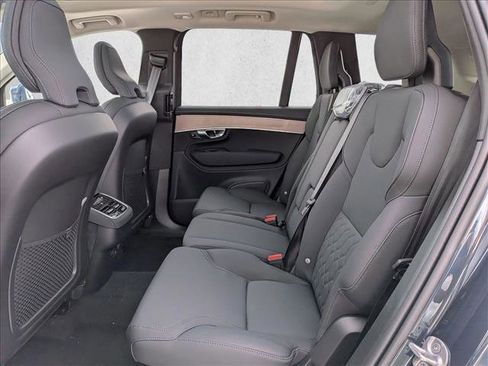 New 2026 Volvo XC90 B5 Core image 17