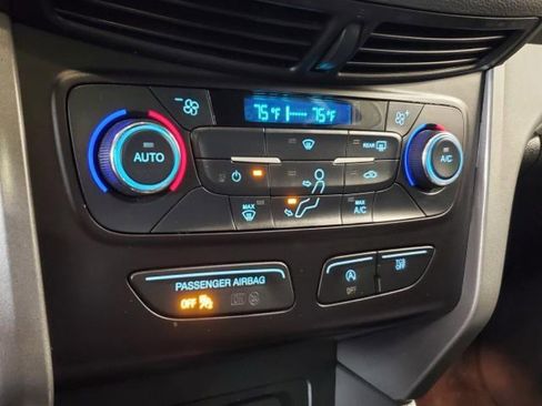 Used 2017 Ford Escape SE image 23