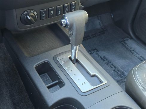 Used 2013 Nissan Frontier PRO-4X w/ Pro-4x Luxury Pkg image 31