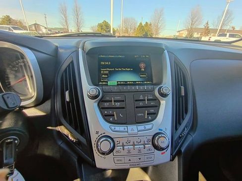 Used 2015 Chevrolet Equinox LT image 23