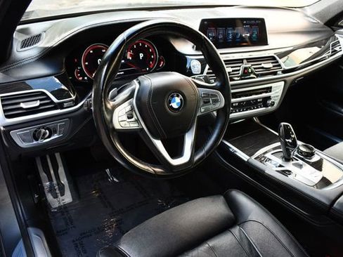 Used 2017 BMW 750i xDrive image 30