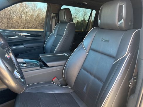 Used 2022 Cadillac Escalade ESV Sport w/ Touring Package image 13