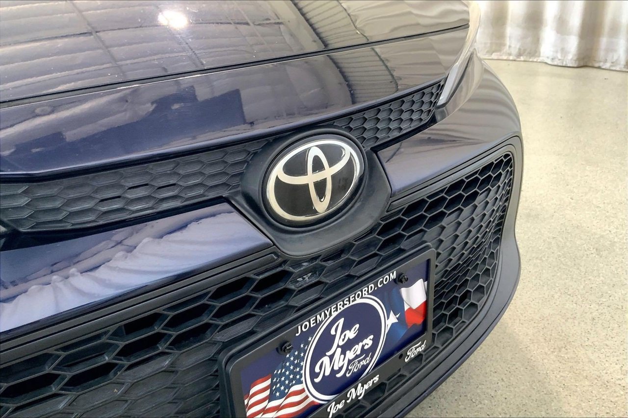 Used 2022 Toyota Corolla LE FWD image 30