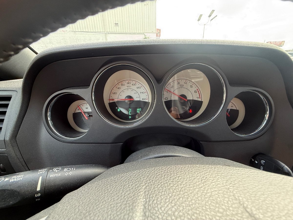 Used 2014 Dodge Challenger R/T RWD image 22