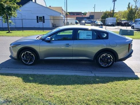 New 2025 Kia K4 EX image 6