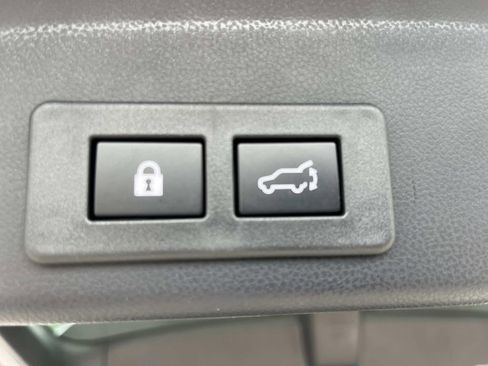 Certified 2025 Subaru Ascent Touring AWD/4WD image 22