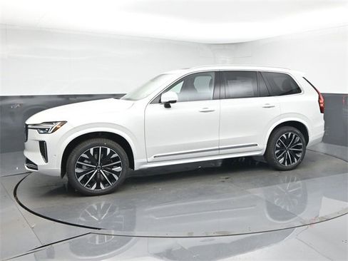 New 2026 Volvo XC90 B6 Plus image 4