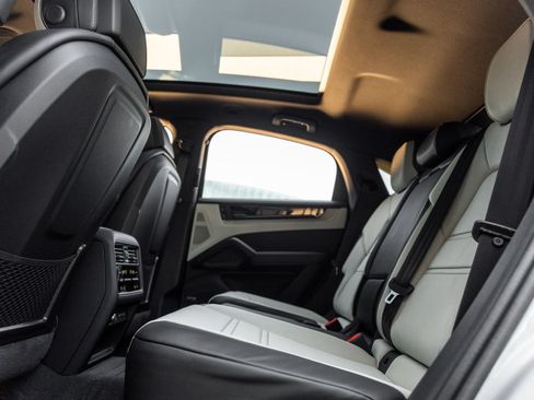 Certified 2026 Porsche Cayenne S AWD/4WD image 35