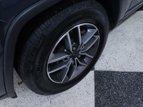 Used 2021 Jeep Grand Cherokee Limited image 33