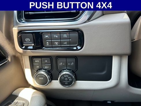 Used 2026 GMC Yukon XL Denali w/ Sun & Power Step Package AWD/4WD image 17