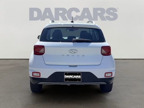 Used 2025 Hyundai Venue SEL FWD image 6