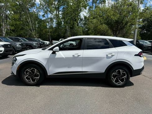 Used 2025 Kia Sportage LX FWD image 2