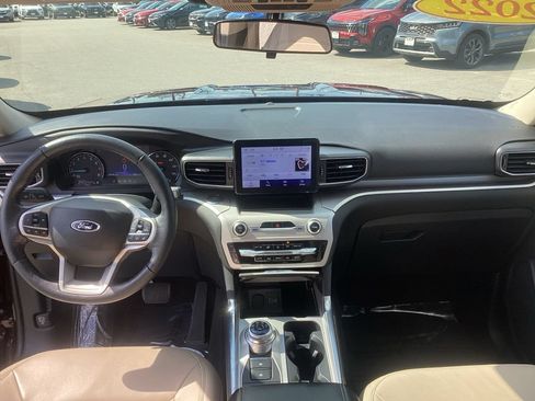 Used 2022 Ford Explorer XLT w/ Equipment Group 202A AWD/4WD image 19