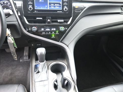 Used 2024 Toyota Camry SE FWD image 9