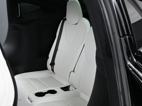 Used 2022 Tesla Model X Plaid image 39