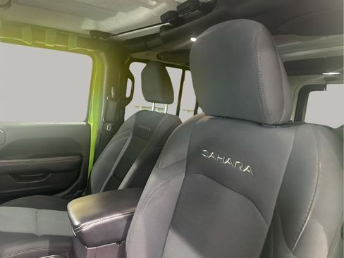 Used 2019 Jeep Wrangler Unlimited Sahara w/ Uconnect 4C Nav & Sound Group AWD/4WD image 12