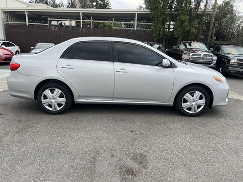 Used 2013 Toyota Corolla LE FWD image 6
