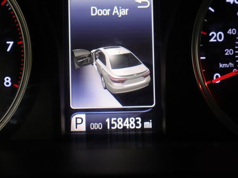 Used 2015 Toyota Camry SE FWD image 36