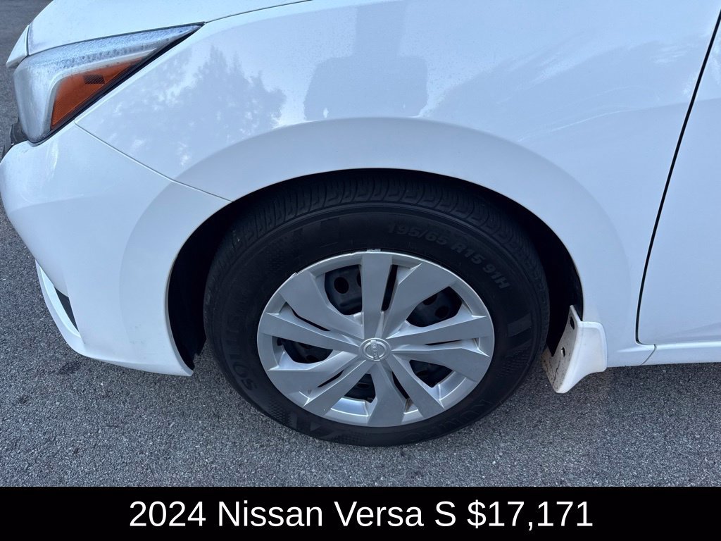 Used 2024 Nissan Versa S w/ Trunk Package FWD image 9