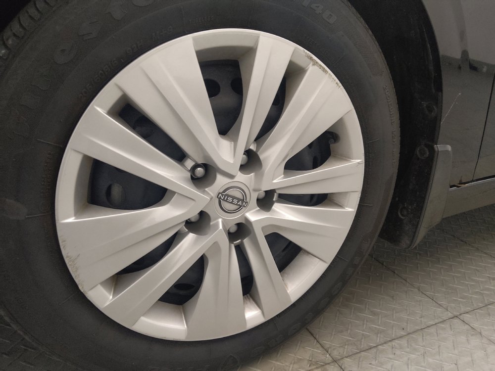 Used 2025 Nissan Sentra S FWD image 31