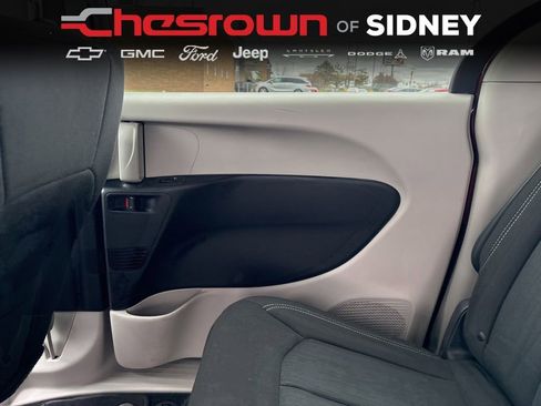 Used 2023 Chrysler Voyager LX image 46