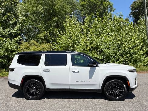 New 2026 Jeep Grand Wagoneer Summit AWD/4WD image 6