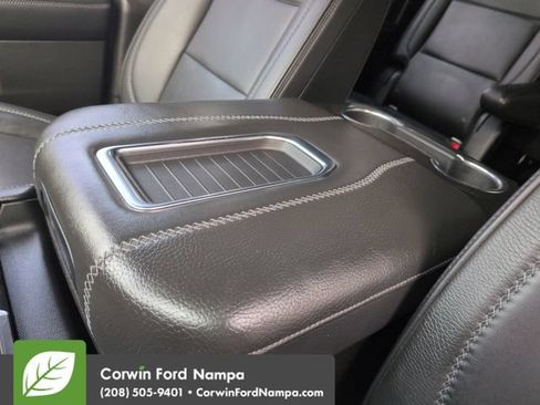 Used 2021 GMC Yukon XL Denali w/ Denali Premium Package AWD/4WD image 19
