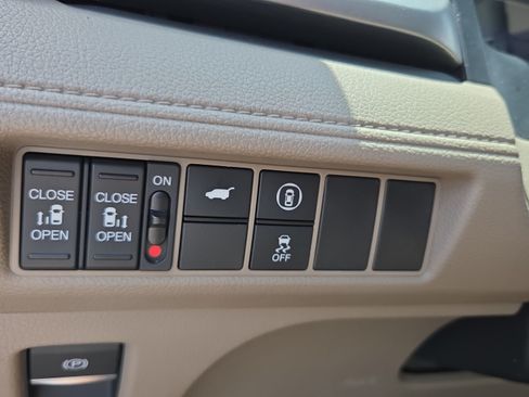 Certified 2023 Honda Odyssey EX-L image 21