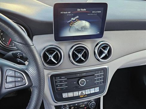 Used 2019 Mercedes-Benz GLA 250 image 14