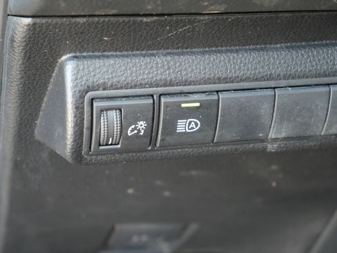 Used 2023 Toyota Corolla LE image 5