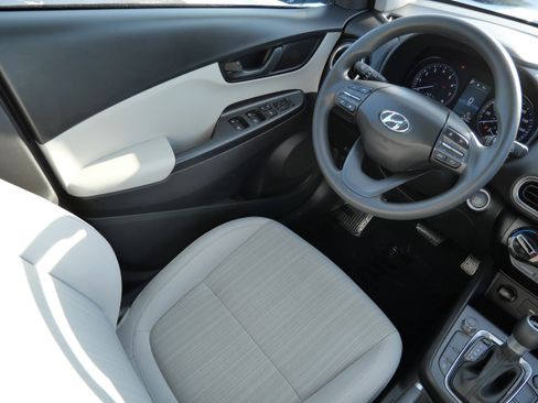 Certified 2023 Hyundai Kona SEL image 9