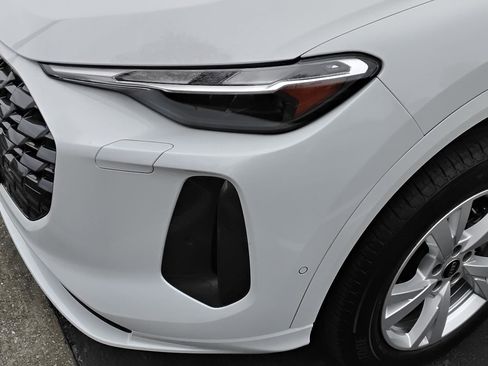 Certified 2025 Audi Q5 Premium w/ Convenience Package image 7