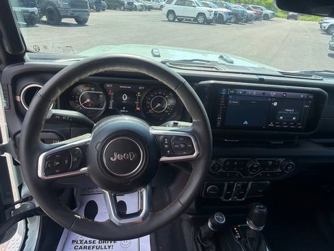 Used 2024 Jeep Wrangler Unlimited Sahara w/ Technology Group AWD/4WD image 19