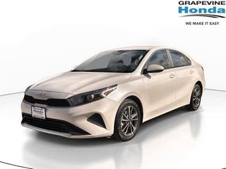 Used 2023 Kia Forte LXS video 1