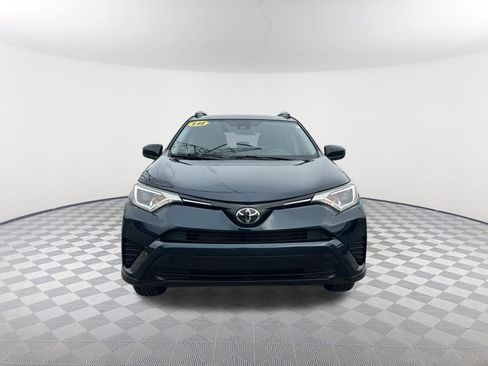 Used 2018 Toyota RAV4 LE image 2