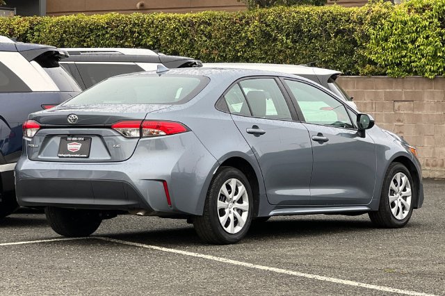 Used 2024 Toyota Corolla LE FWD image 5