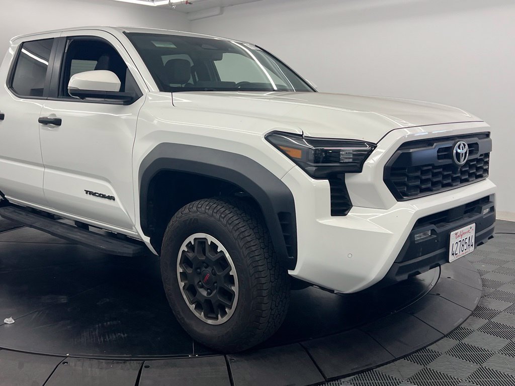 Used 2024 Toyota Tacoma TRD Off-Road w/ TRD Off Road Premium Package AWD/4WD image 5